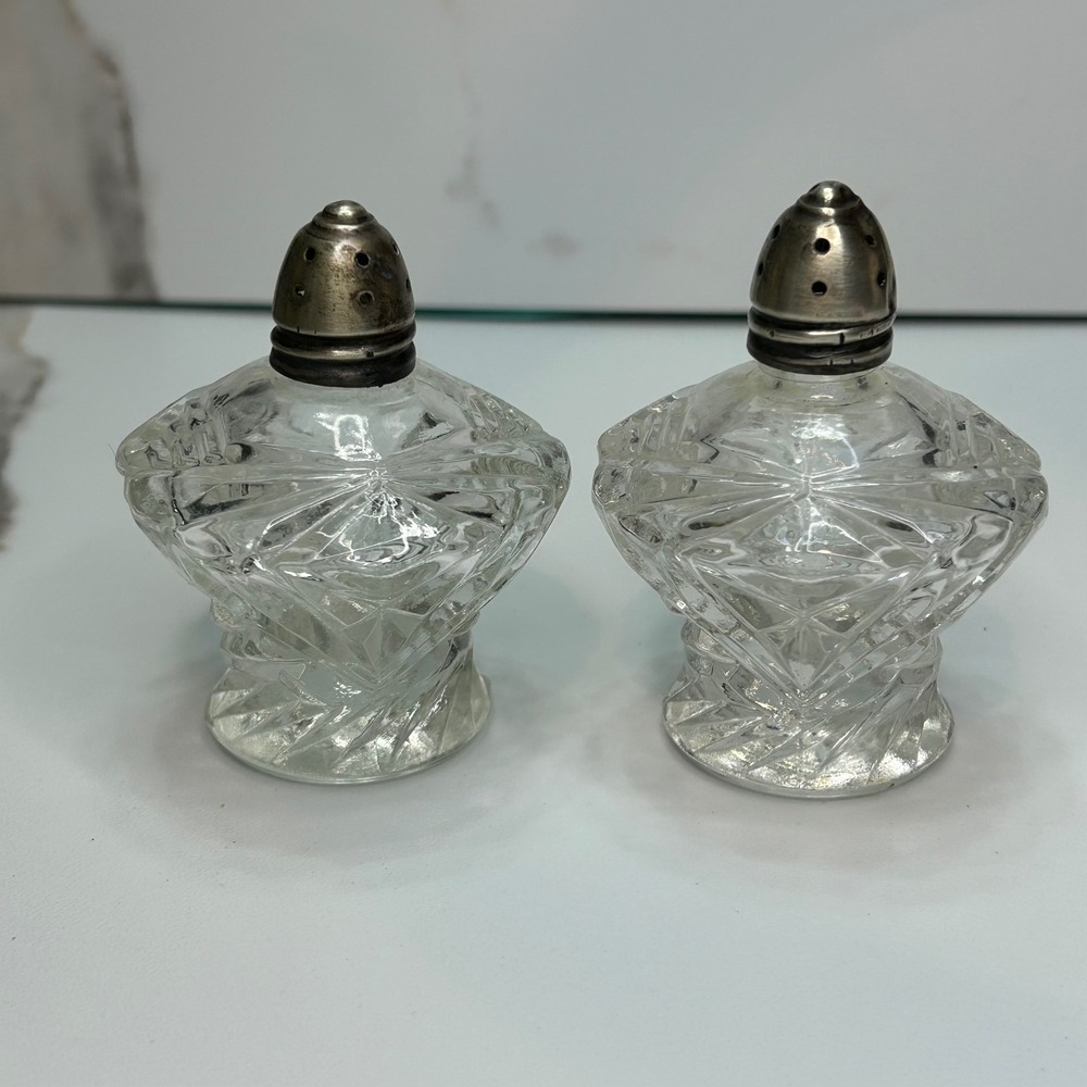 Vintage Pressed Glass Salt and Pepper Shakers Starburst Pattern Metal Lids Set 2
